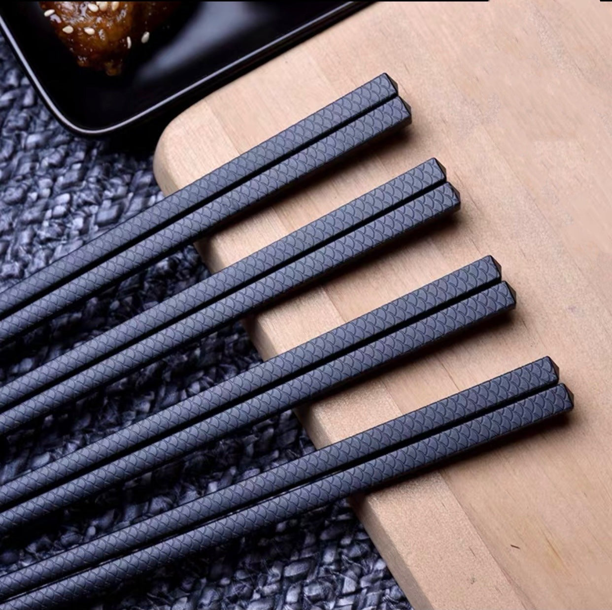 1 pair Japan Sushi Chopsticks Set Alloy Chopsticks Pointed Black High Temperature Resistant Cutlery Kitchen Accessories
