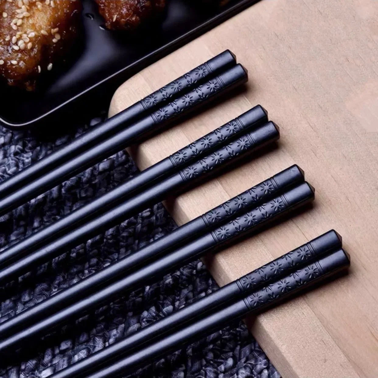 1 pair Japan Sushi Chopsticks Set Alloy Chopsticks Pointed Black High Temperature Resistant Cutlery Kitchen Accessories