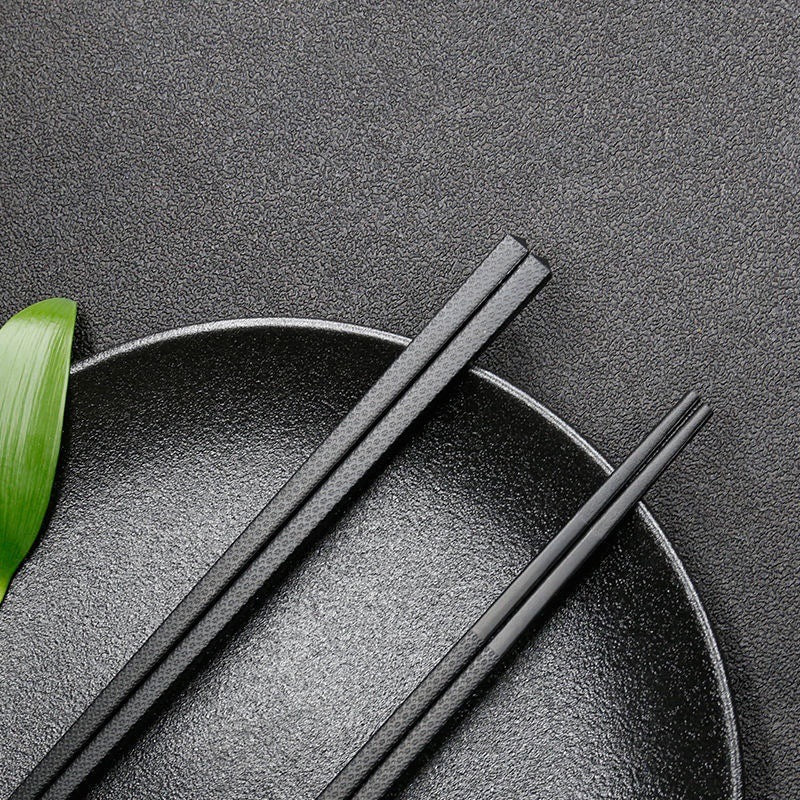 1 pair Japan Sushi Chopsticks Set Alloy Chopsticks Pointed Black High Temperature Resistant Cutlery Kitchen Accessories